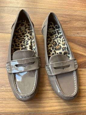Jessica Taupe Patent Loafers with Leopard Insole Size 38 Slim Fit